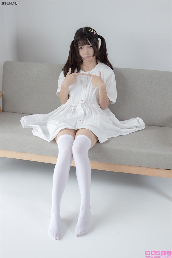 森萝财团写真 – JKFUN-014 默陌 80D过膝袜 [91P/1V/2.06GB](图1)