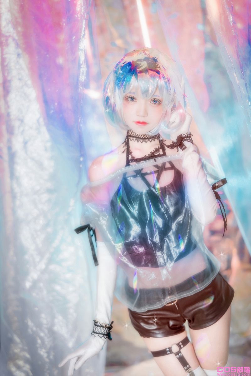 人气Coser@桜桃喵 钻石 [19P/366MB](图3)