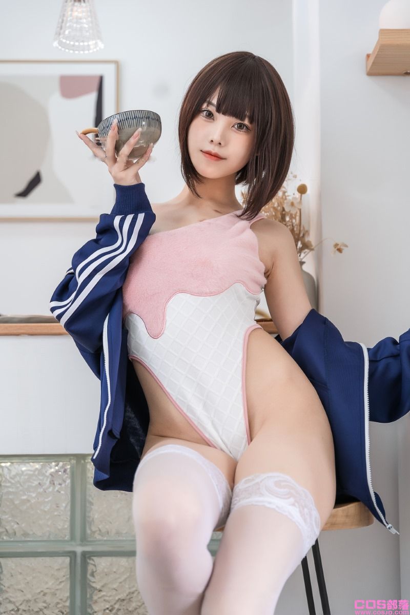知名动漫博主@蜜汁猫裘 粉色泳装 [45P/724MB](图4)