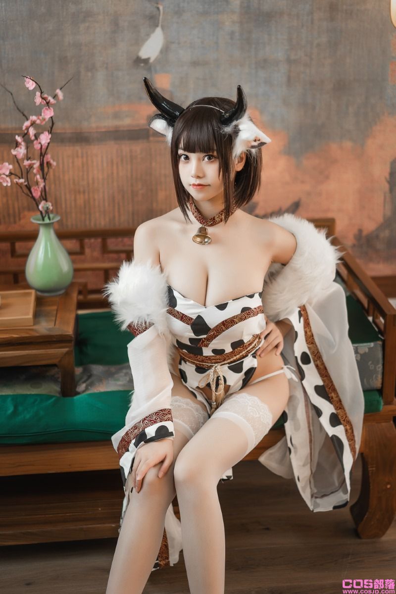 知名动漫博主@蜜汁猫裘 奶牛 [50P/880MB](图2)