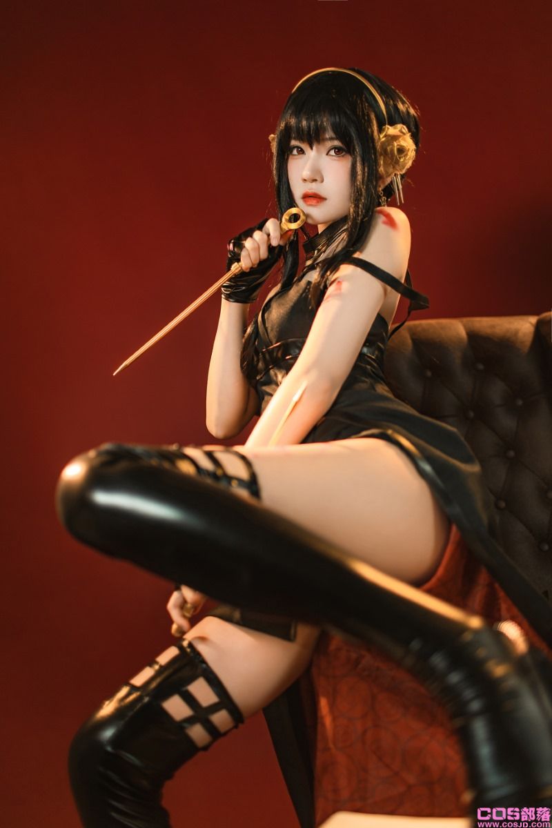 人气Coser@桜桃喵 约尔 [20P/243MB](图1)