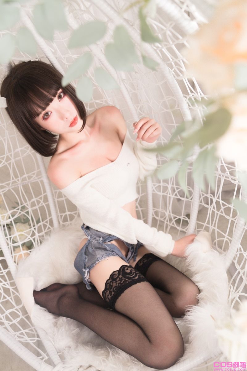 知名动漫博主@清水由乃 白色毛衣 [32P/1V/309MB](图3)