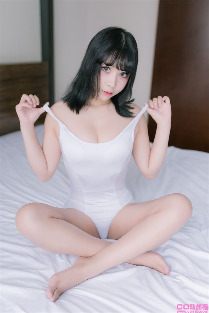 微博红人Coser@抱走莫子aa 年费专享合辑 持续更新(图2)