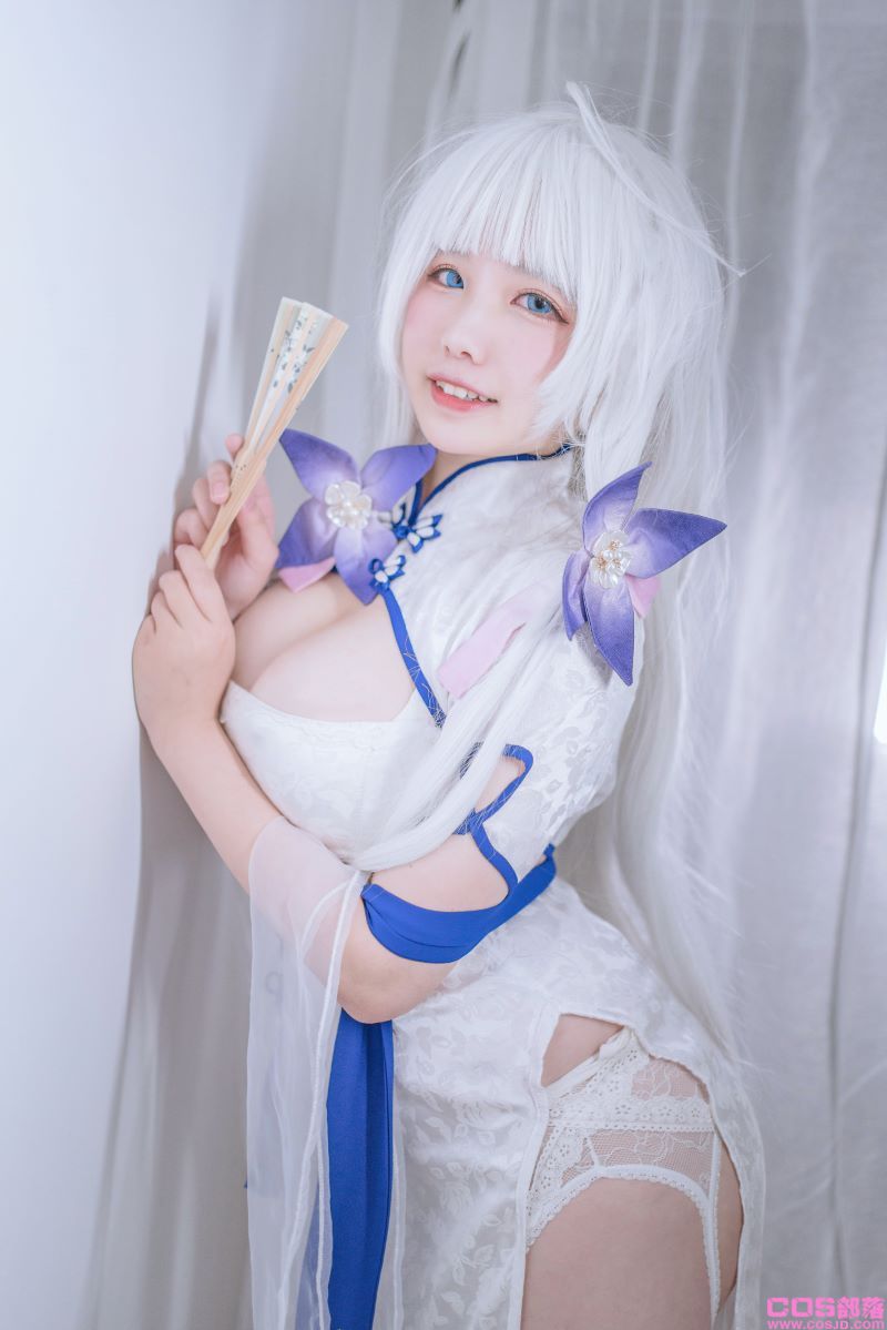 人气Coser@阿半今天很开心 光辉旗袍 [33P/146MB](图3)