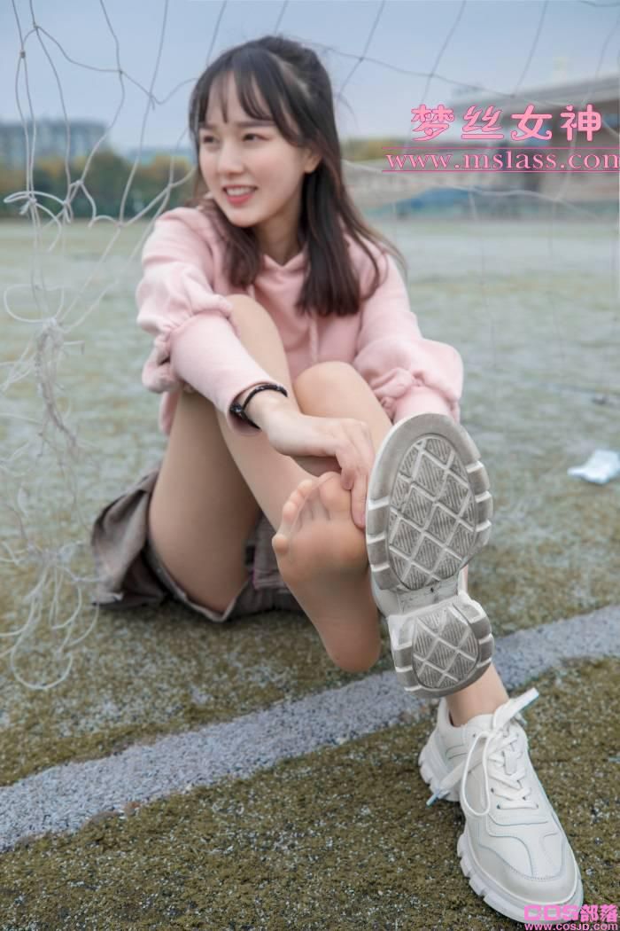 [MSLASS梦丝女神] 2019-04-23 玥玥 操场小甜心 [64P/1V/1.44G](图2)