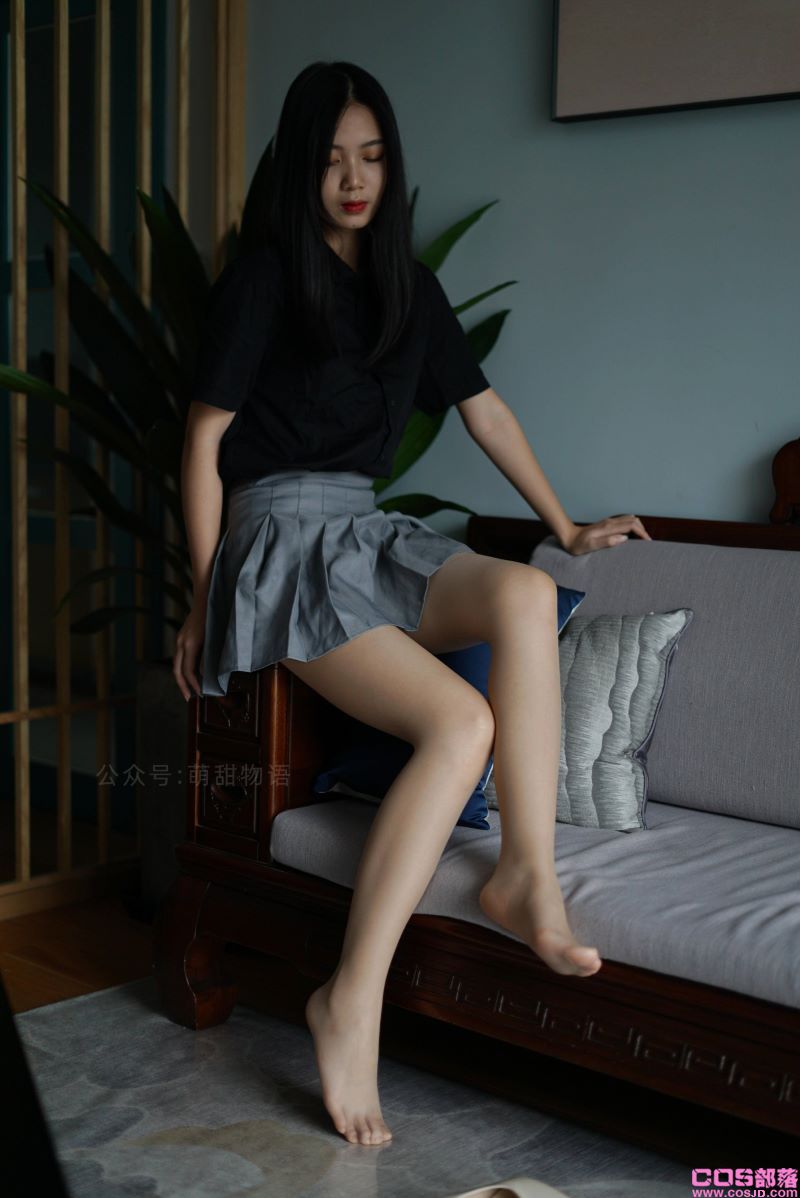 萌甜物语 XM121 小苏《短裙黑衬衣》[97P/1V/221MB](图2)