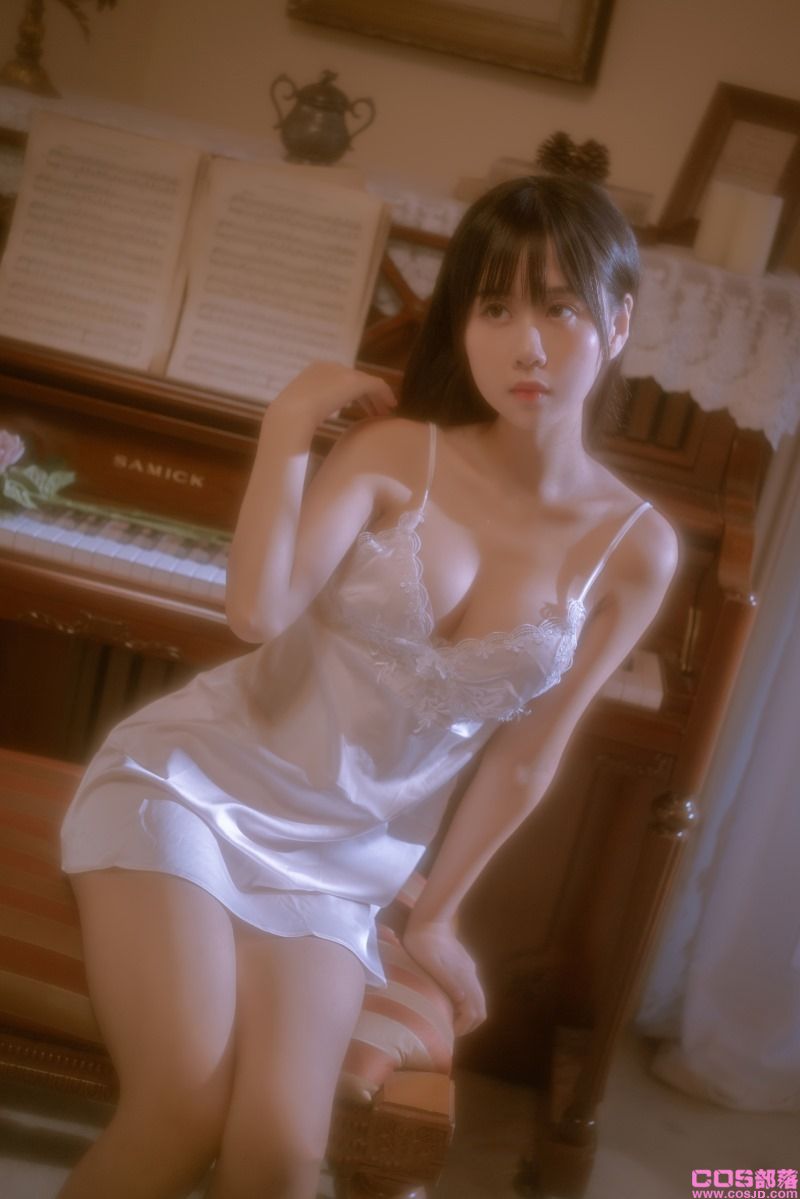 微博网红妹纸@萌芽儿o0 遐 私房 [43P/1.0G](图2)