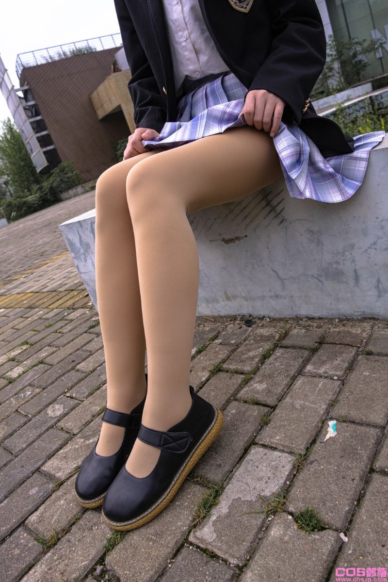 森萝财团写真 – 月下-01 [76P/988MB](图1)