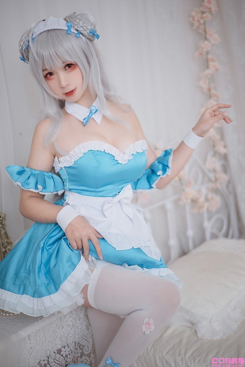 知名动漫博主Coser@樱落酱w 小天鹅女仆 [13P/85MB](图2)