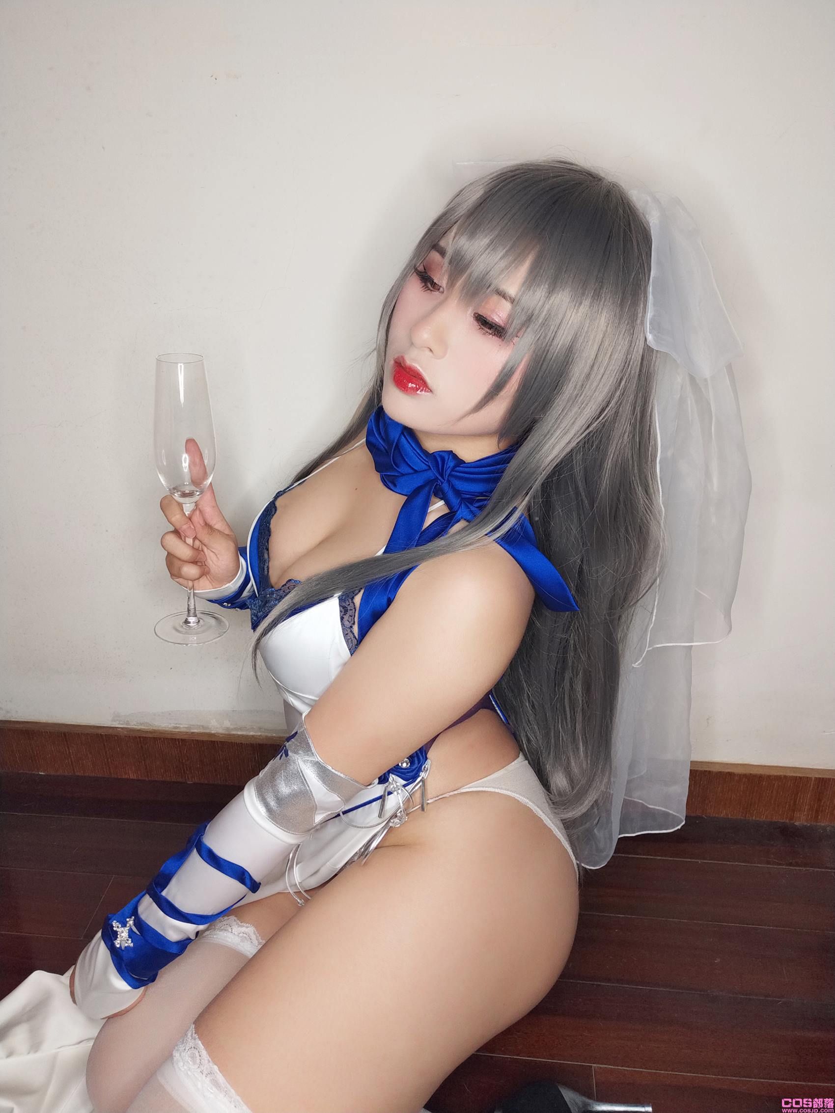 柘烟_Zuken – 路易九世礼服自拍[39P/2V/166MB](图2)