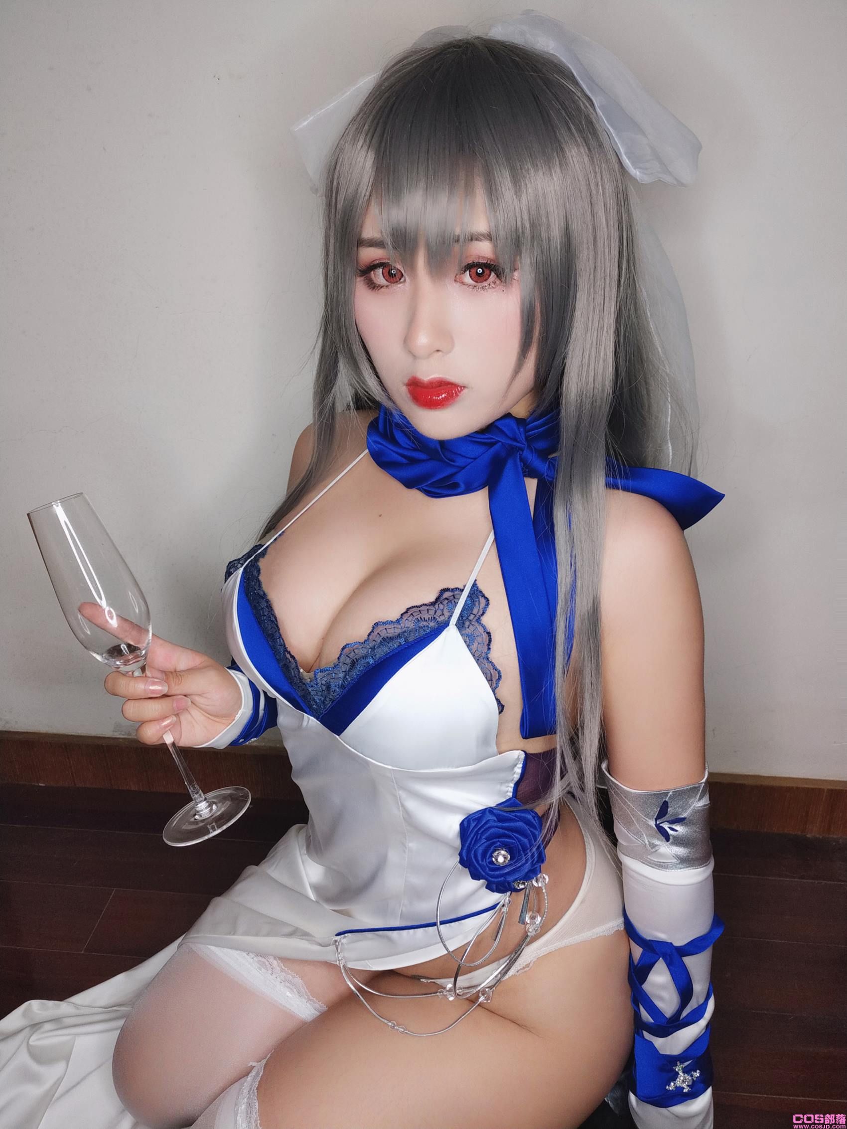 柘烟_Zuken – 路易九世礼服自拍[39P/2V/166MB](图4)
